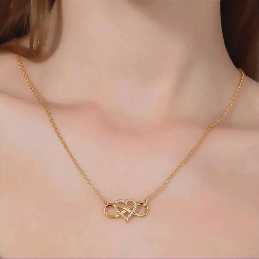 ⚠️Clearance Heart And Infinity Pendant Necklace Silver / Gold - Picture 1 of 4